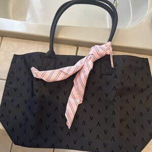 **new** VICTORIA'S SECRET BLACK LOGO TOTE BAG NEW WITH TAGS **scarf** SOLD OUT